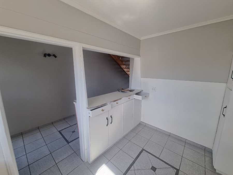 To Let 2 Bedroom Property for Rent in Claremont Western Cape